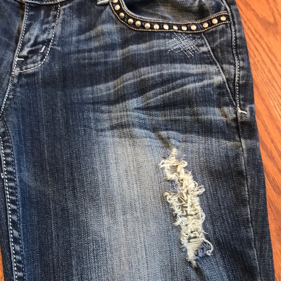 Guess jeans. Daredevil skinny fit. Grommets, distress, embroidery. Size 28 - Picture 12 of 16